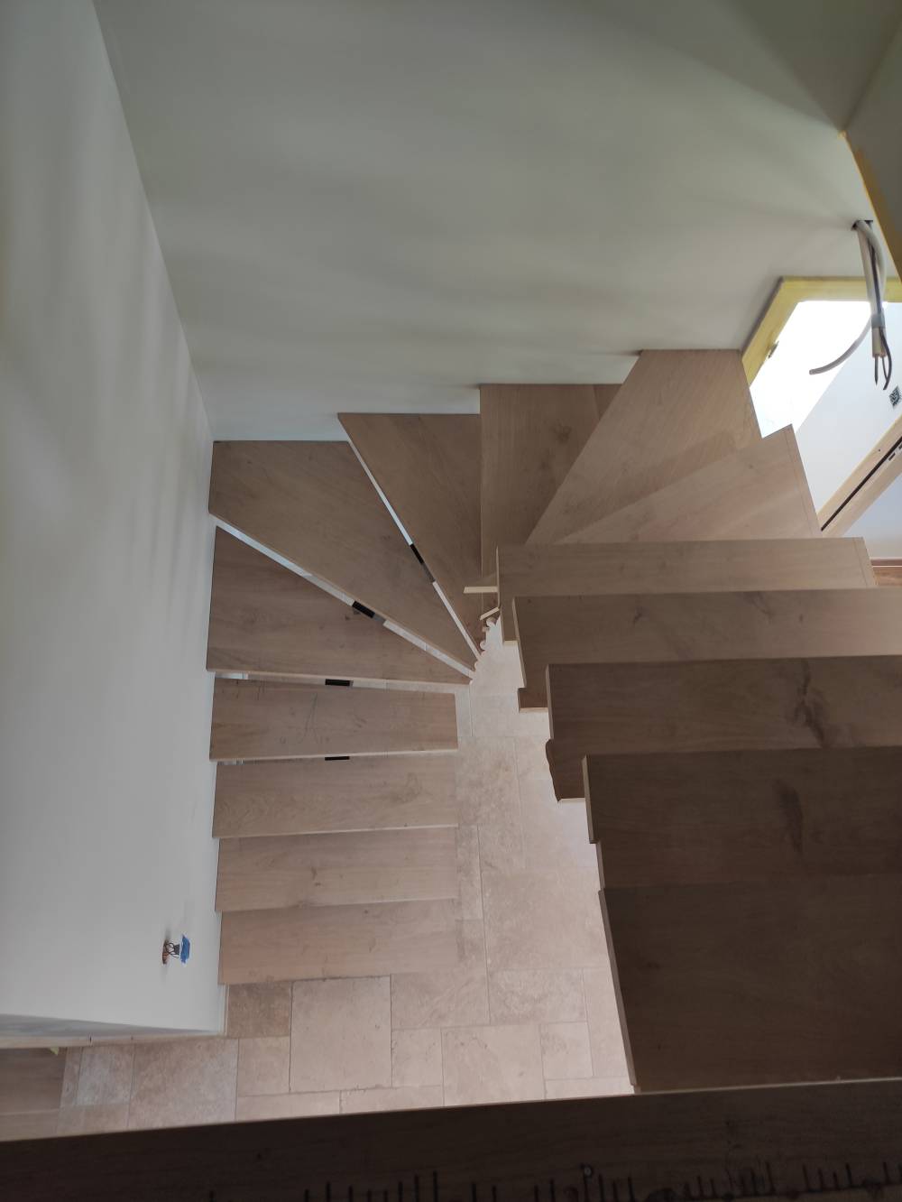 Grégory Preux-menuisier-interieur-sur-mesure-creation-escaliers-en-bois